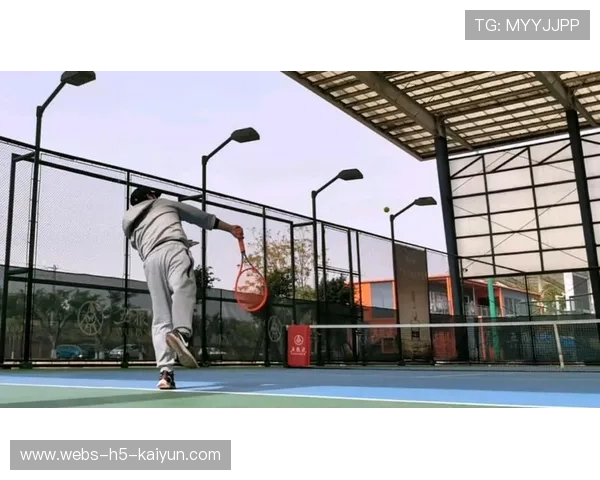 网球抛球习惯与发球细节课——打造完美发球，从细节开始